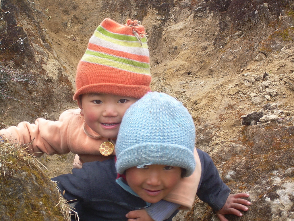 nepali-kids-at-kalipokri