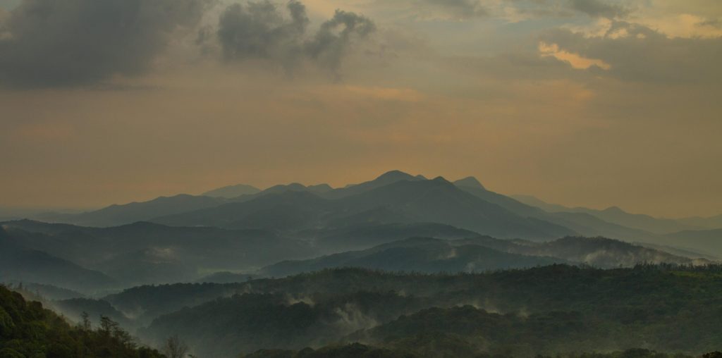 mountans-in-lace-in-coorg